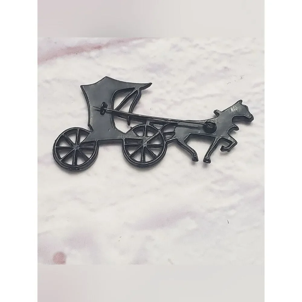 VINTAGE 1940s Horse & Buggy Molded Celluloid Plastic Brooch Collectible